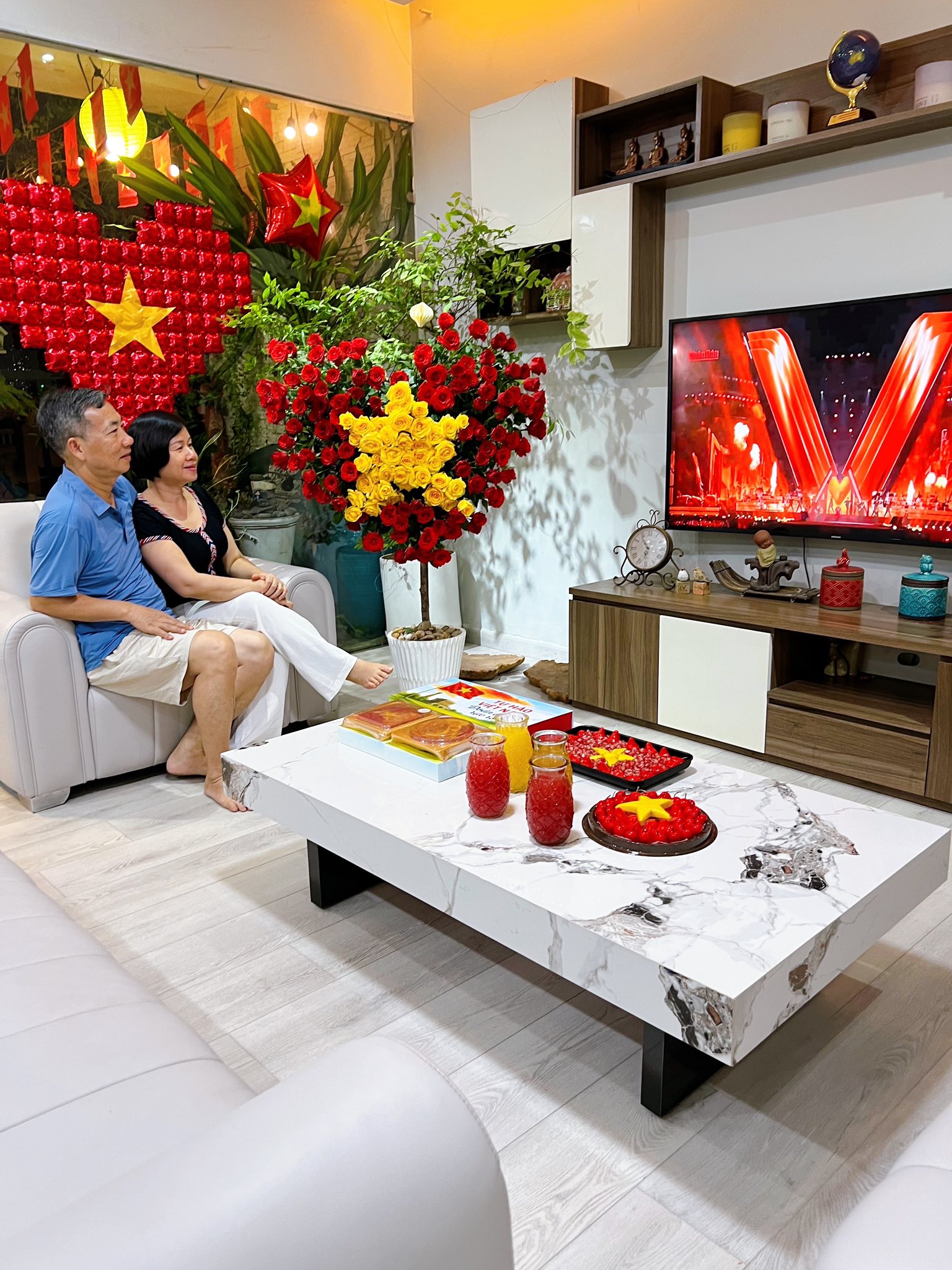 Góc decor vừa yêu nước vừa yêu nhà của gia đình nhỏ: Không gian chill đậm chất riêng mang màu cờ sắc áo- Ảnh 7. Góc decor vừa yêu nước vừa yêu nhà của gia đình nhỏ: Không gian chill đậm chất riêng mang màu cờ sắc áo- Ảnh 7.