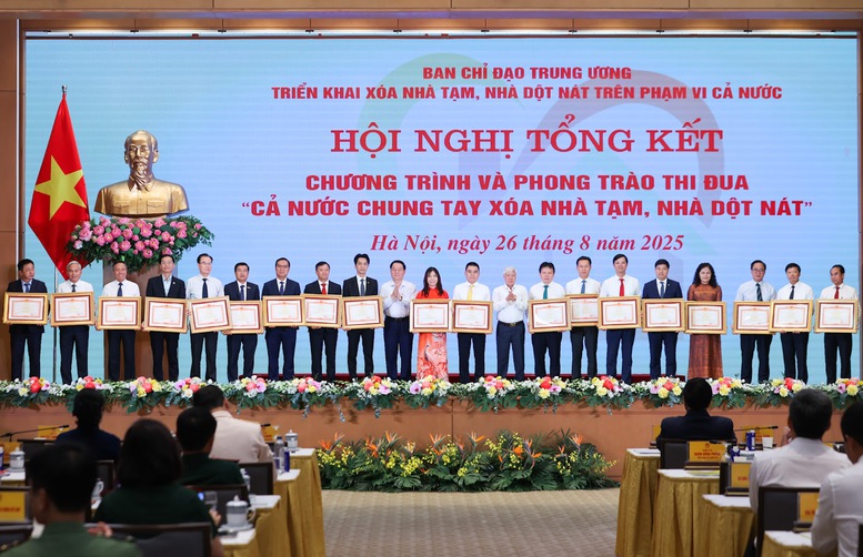 Thủ tướng: Xóa hơn 330.000 nhà tạm, dột nát là "Công trình Quốc gia đặc biệt" của "ý Đảng, lòng dân"- Ảnh 9. Thủ tướng: Xóa hơn 330.000 nhà tạm, dột nát là "Công trình Quốc gia đặc biệt" của "ý Đảng, lòng dân"- Ảnh 9.