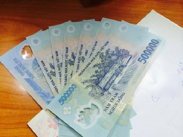Chồng đưa tôi phong bì "tiền tiết kiệm", nhưng khi mở ra tôi chỉ thấy một sự thật- Ảnh 1. Chồng đưa tôi phong bì "tiền tiết kiệm", nhưng khi mở ra tôi chỉ thấy một sự thật- Ảnh 1.