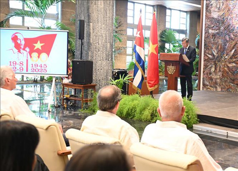 Ban Chấp hành Trung ương Đảng Cộng sản Cuba long trọng tổ chức Lễ kỷ niệm 80 năm Quốc khánh Việt Nam- Ảnh 4. Ban Chấp hành Trung ương Đảng Cộng sản Cuba long trọng tổ chức Lễ kỷ niệm 80 năm Quốc khánh Việt Nam- Ảnh 4.