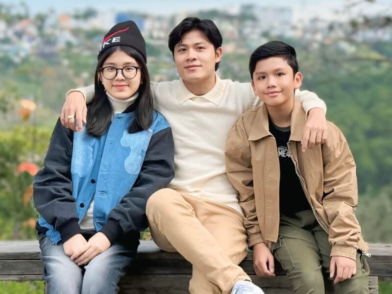 Nhạc sĩ Nguyễn Văn Chung nói về tương lai của các con: "Con làm ra nhiều tiền thì tốt, không làm ra tiền thì mình cho"- Ảnh 2. Nhạc sĩ Nguyễn Văn Chung nói về tương lai của các con: "Con làm ra nhiều tiền thì tốt, không làm ra tiền thì mình cho"- Ảnh 2.