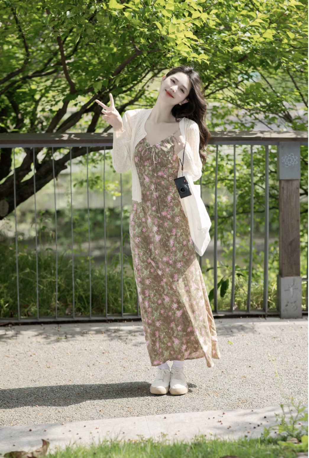 Tôi từng bị chê mặc váy hoa nhí trông sến, giờ thì ai cũng khen sang trọng- Ảnh 5. Tôi từng bị chê mặc váy hoa nhí trông sến, giờ thì ai cũng khen sang trọng- Ảnh 5.