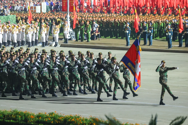 Sơ duyệt Diễu binh, diễu hành A80: Thể hiện khí thế hào hùng, sức mạnh của lực lượng vũ trang nhân dân- Ảnh 5. Sơ duyệt Diễu binh, diễu hành A80: Thể hiện khí thế hào hùng, sức mạnh của lực lượng vũ trang nhân dân- Ảnh 5.