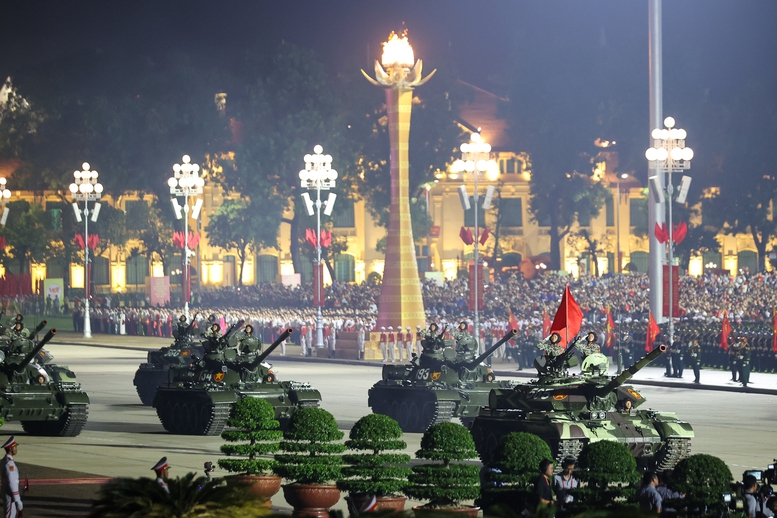 Sơ duyệt Diễu binh, diễu hành A80: Thể hiện khí thế hào hùng, sức mạnh của lực lượng vũ trang nhân dân- Ảnh 6. Sơ duyệt Diễu binh, diễu hành A80: Thể hiện khí thế hào hùng, sức mạnh của lực lượng vũ trang nhân dân- Ảnh 6.