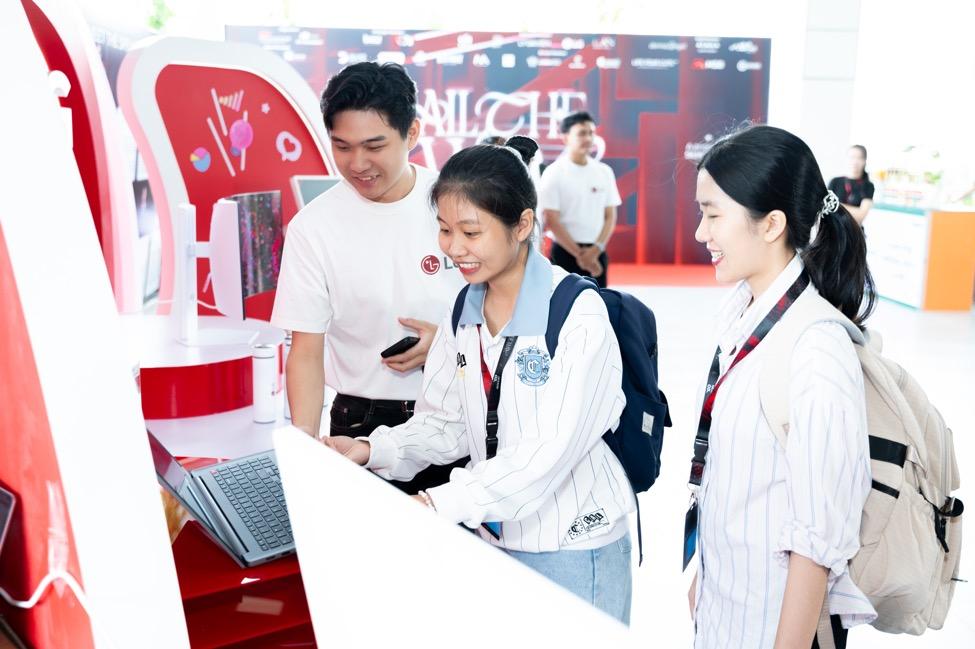 bong da ket qua truc tiep tiếp nối hành trình gắn kết thế hệ trẻ qua chuỗi hoạt động sôi nổi và đầy cảm hứng- Ảnh 2.