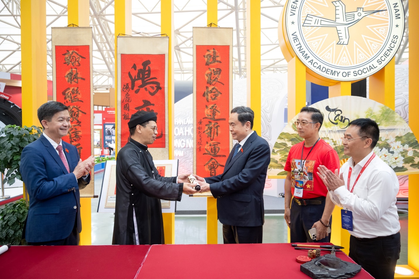 Chủ tịch Quốc hội Trần Thanh Mẫn kiểm tra công tác chuẩn bị Triển lãm “Thành tựu đất nước nhân dịp kỷ niệm 80 năm Ngày Quốc khánh"- Ảnh 2. Chủ tịch Quốc hội Trần Thanh Mẫn kiểm tra công tác chuẩn bị Triển lãm “Thành tựu đất nước nhân dịp kỷ niệm 80 năm Ngày Quốc khánh"- Ảnh 2.