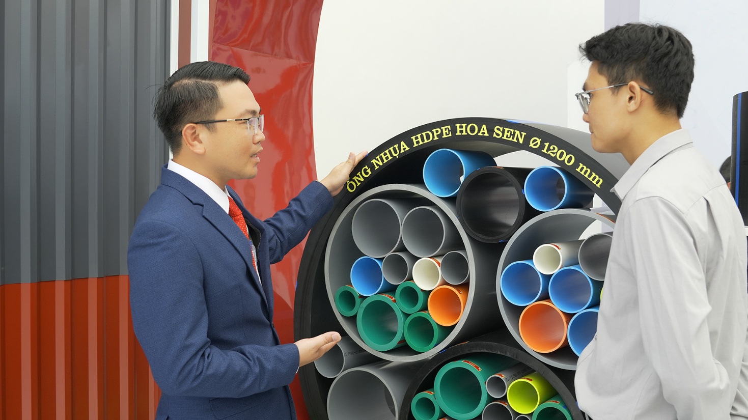 Hoa Sen Mag Shield và Ống nhựa HDPE Hoa Sen 1.200 mm gây chú ý tại Triển lãm A80 - Ảnh 2. Hoa Sen Mag Shield và Ống nhựa HDPE Hoa Sen 1.200 mm gây chú ý tại Triển lãm A80 - Ảnh 2.