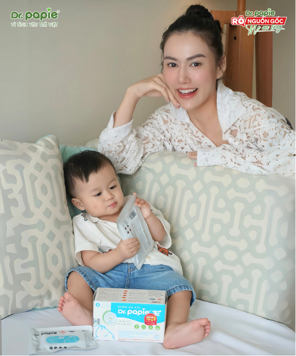 85% phụ huynh công nhận: Lau chườm kiểu mới giúp trẻ hạ sốt hiệu quả- Ảnh 4. 85% phụ huynh công nhận: Lau chườm kiểu mới giúp trẻ hạ sốt hiệu quả- Ảnh 4.