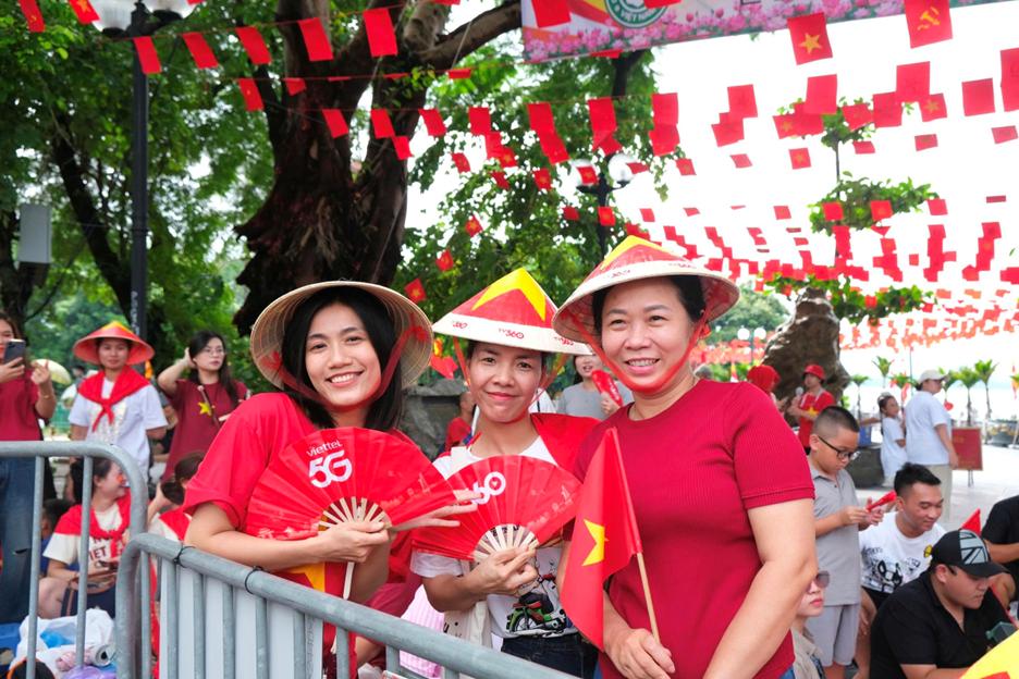 Nón lá, quạt giấy và 80.000 điểm Viettel++: Những món quà mang đúng tinh thần ngày lễ toàn dân- Ảnh 2. Nón lá, quạt giấy và 80.000 điểm Viettel++: Những món quà mang đúng tinh thần ngày lễ toàn dân- Ảnh 2.