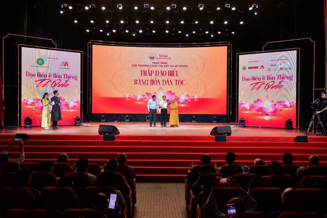 Vu Lan 2025: Đạo hiếu & Dân tộc – Hồn thiêng Tổ quốc- Ảnh 4. Vu Lan 2025: Đạo hiếu & Dân tộc – Hồn thiêng Tổ quốc- Ảnh 4.