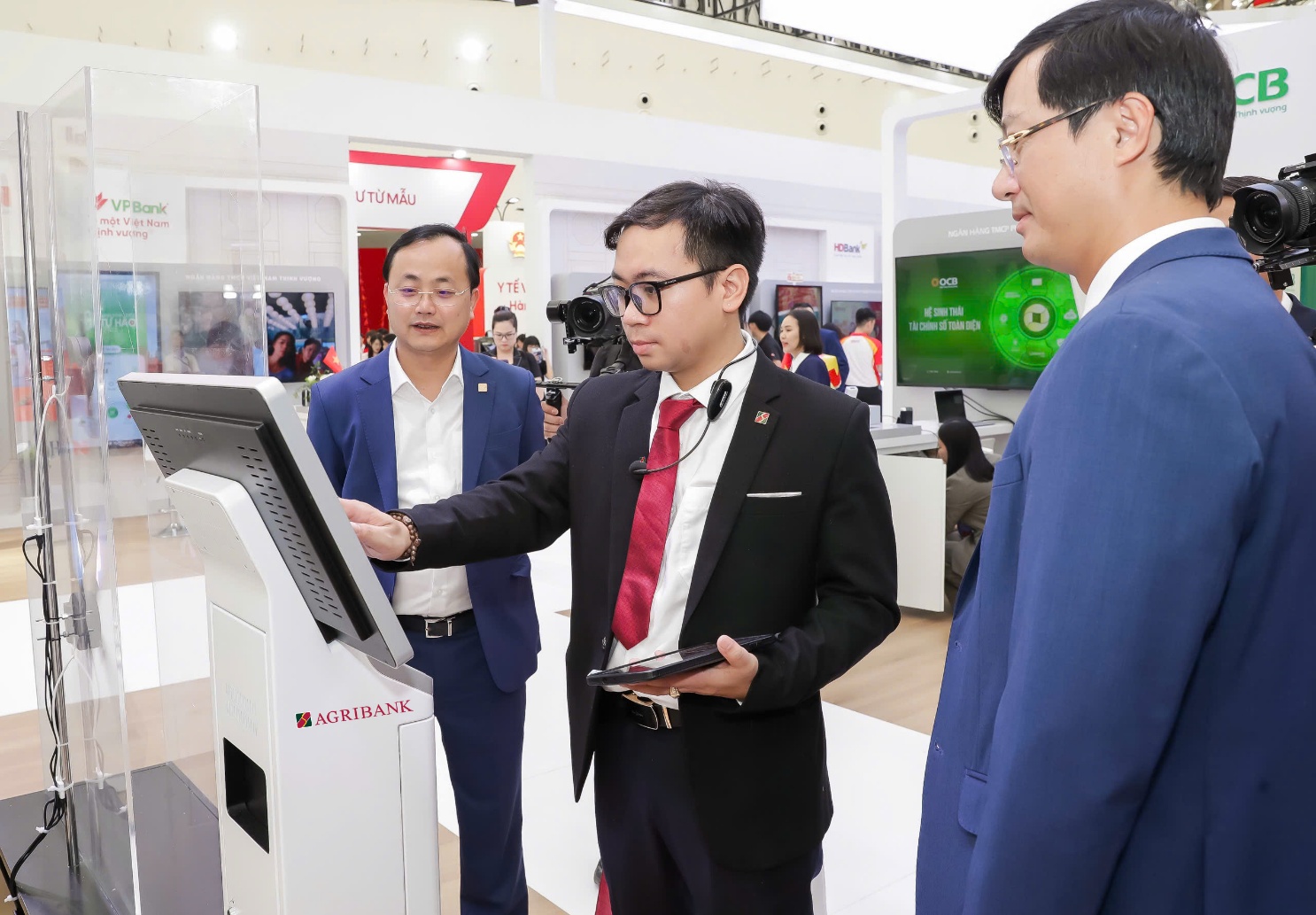 Agribank - những thành tựu trong Hành trình 80 năm Độc lập - Tự do - Hạnh phúc của đất nước- Ảnh 3. Agribank - những thành tựu trong Hành trình 80 năm Độc lập - Tự do - Hạnh phúc của đất nước- Ảnh 3.