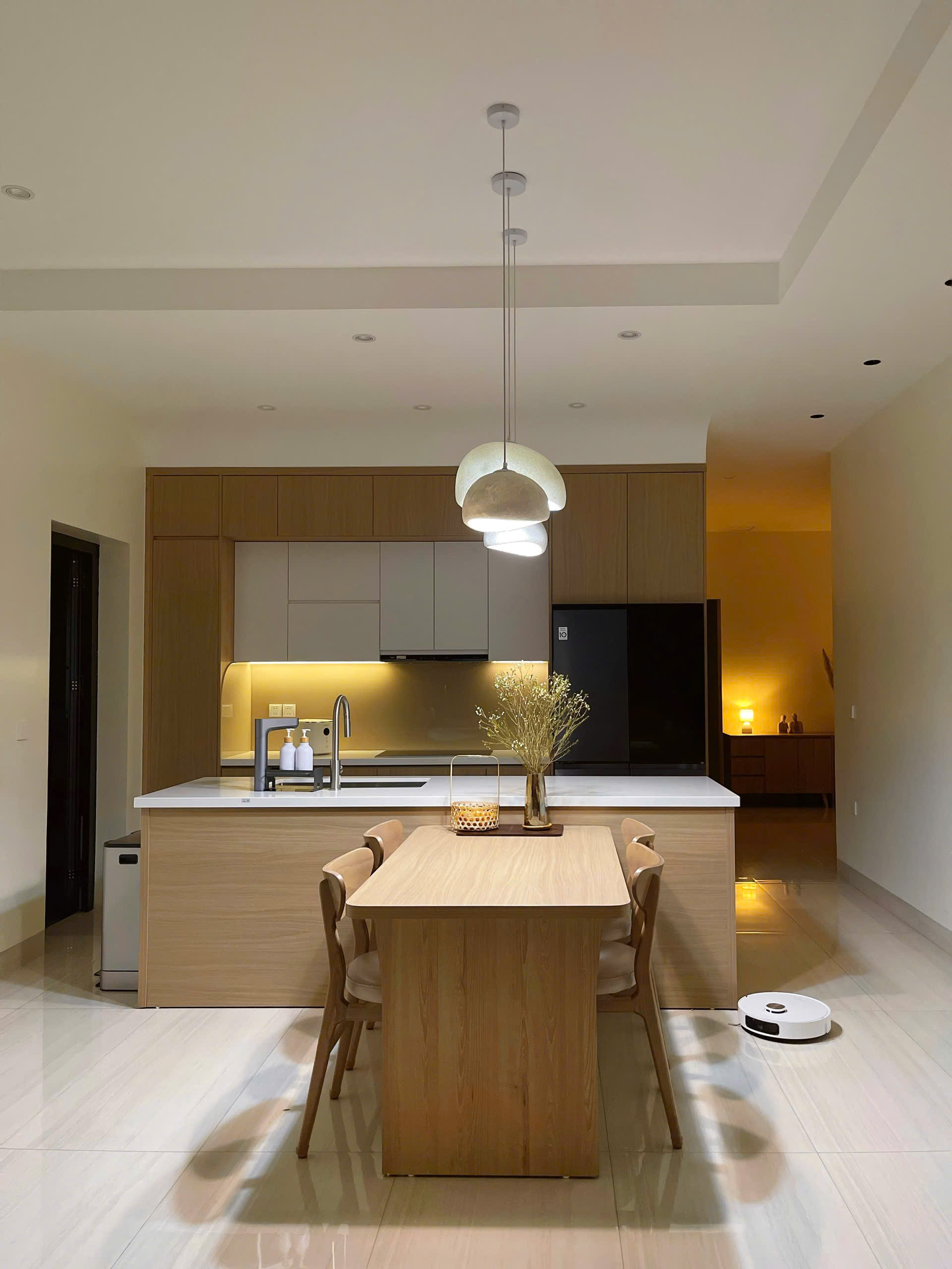 6 năm ở TP.HCM kiếm đủ tiền mua 2 mảnh đất, cặp vợ chồng về Lào Cai xây nhà 2,1 tỷ đồng đẹp như mơ: Chênh lệch thu nhập gây bất ngờ!- Ảnh 4.