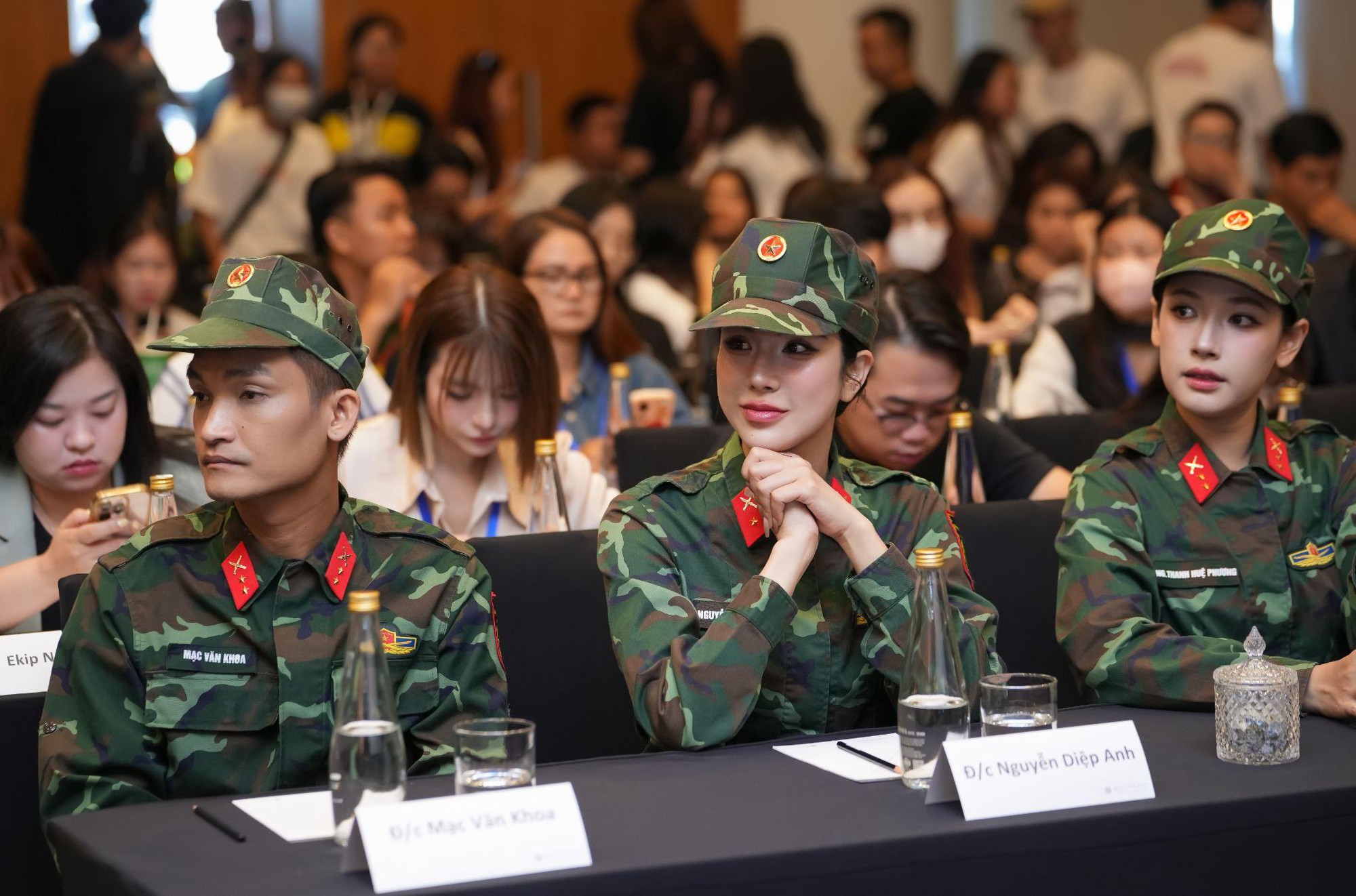 “Sao nhập ngũ 2025 - Khi Tổ quốc gọi tên” lan tỏa tinh thần yêu nước, ca ngợi hình ảnh "Bộ đội cụ Hồ".- Ảnh 2. “Sao nhập ngũ 2025 - Khi Tổ quốc gọi tên” lan tỏa tinh thần yêu nước, ca ngợi hình ảnh "Bộ đội cụ Hồ".- Ảnh 2.