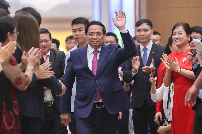 TỔNG THUẬT: Thủ tướng Chính phủ gặp mặt doanh nghiệp- Ảnh 1. TỔNG THUẬT: Thủ tướng Chính phủ gặp mặt doanh nghiệp- Ảnh 1.