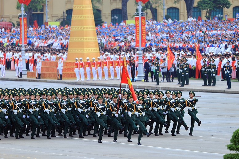 TỔNG THUẬT: Lễ Tổng duyệt chương trình diễu binh, diễu hành kỷ niệm 80 năm Quốc khánh 2/9- Ảnh 11. TỔNG THUẬT: Lễ Tổng duyệt chương trình diễu binh, diễu hành kỷ niệm 80 năm Quốc khánh 2/9- Ảnh 11.