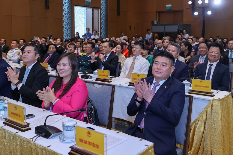 TỔNG THUẬT: Thủ tướng Chính phủ gặp mặt doanh nghiệp- Ảnh 15. TỔNG THUẬT: Thủ tướng Chính phủ gặp mặt doanh nghiệp- Ảnh 15.