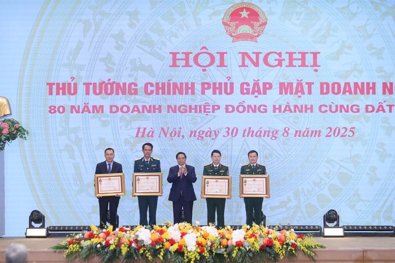TỔNG THUẬT: Thủ tướng Chính phủ gặp mặt doanh nghiệp- Ảnh 12. TỔNG THUẬT: Thủ tướng Chính phủ gặp mặt doanh nghiệp- Ảnh 12.