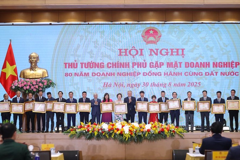 TỔNG THUẬT: Thủ tướng Chính phủ gặp mặt doanh nghiệp- Ảnh 13. TỔNG THUẬT: Thủ tướng Chính phủ gặp mặt doanh nghiệp- Ảnh 13.