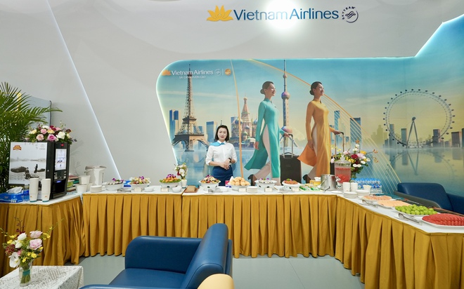 Vietnam Airlines mang trải nghiệm Phòng chờ Bông Sen sang trọng, đẳng cấp quốc tế tới Triển lãm A80- Ảnh 1. Vietnam Airlines mang trải nghiệm Phòng chờ Bông Sen sang trọng, đẳng cấp quốc tế tới Triển lãm A80- Ảnh 1.