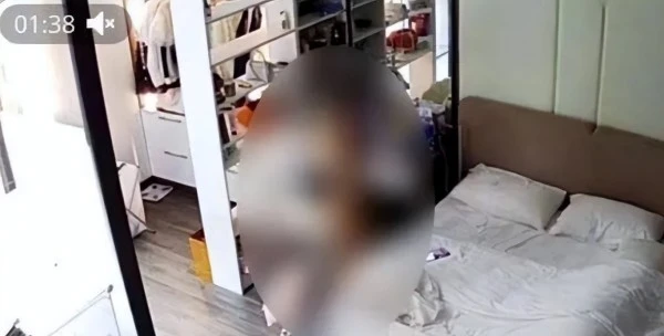 Phụ huynh H&agrave; Nội b&agrave;ng ho&agrave;ng khi thấy thứ con trai 15 tuổi giấu kỹ trong ph&ograve;ng: "T&ocirc;i thực sự bị shock..."- Ảnh 1.