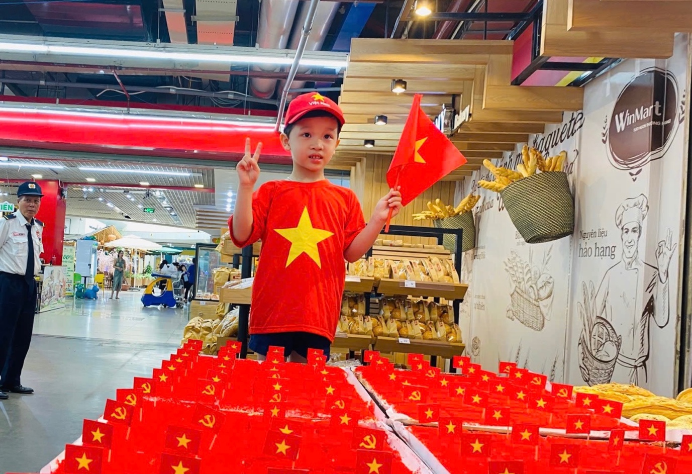 truc tiep bong da keo nha cai: Mừng 80 năm Quốc khánh, gần 4.200 điểm bán cùng chung nhịp đập tự hào Việt Nam- Ảnh 2.