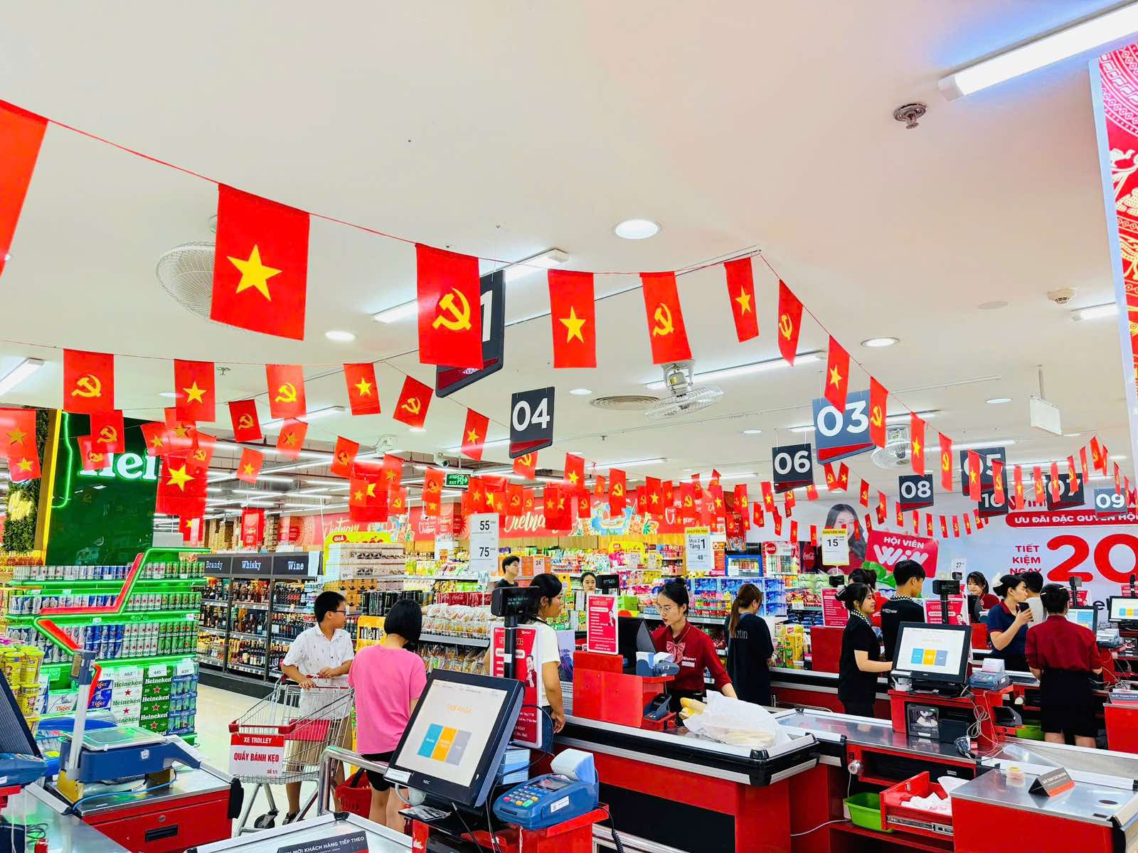 truc tiep bong da keo nha cai: Mừng 80 năm Quốc khánh, gần 4.200 điểm bán cùng chung nhịp đập tự hào Việt Nam- Ảnh 5.