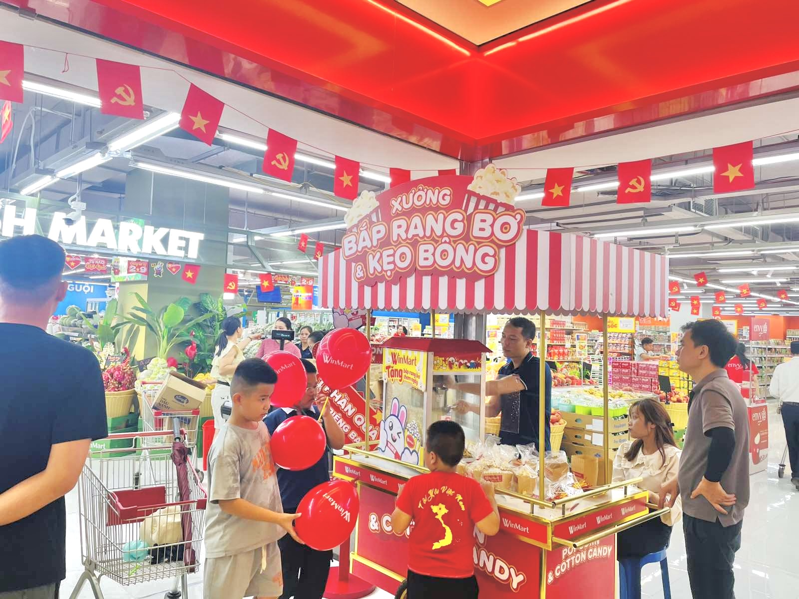 truc tiep bong da keo nha cai: Mừng 80 năm Quốc khánh, gần 4.200 điểm bán cùng chung nhịp đập tự hào Việt Nam- Ảnh 10.