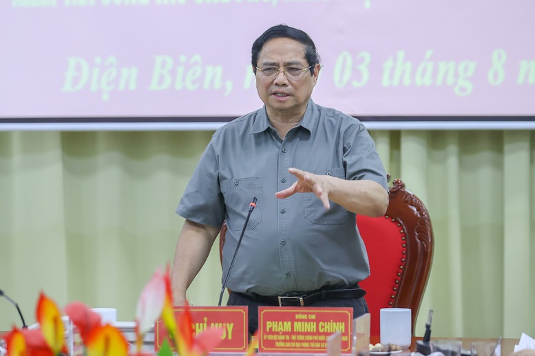 Thủ tướng: Làm mọi cách nhanh nhất có thể ổn định đời sống người dân vùng lũ- Ảnh 2. Thủ tướng: Làm mọi cách nhanh nhất có thể ổn định đời sống người dân vùng lũ- Ảnh 2.