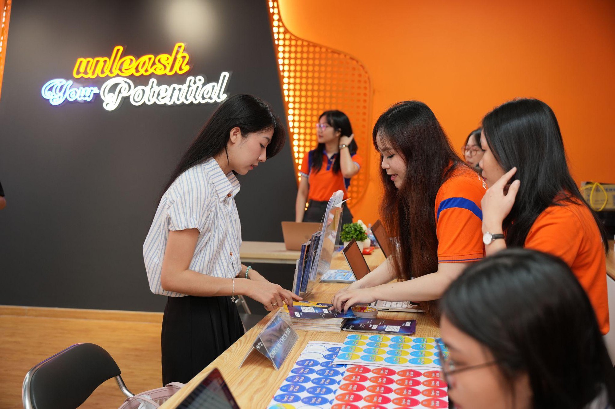 Thêm một địa chỉ học Digital Marketing thực chiến cho Gen Z tại TP Hồ Chí Minh- Ảnh 2. Thêm một địa chỉ học Digital Marketing thực chiến cho Gen Z tại TP Hồ Chí Minh- Ảnh 2.