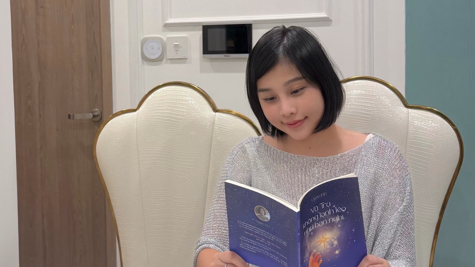 Uyên Hồ khởi động chương trình "Lan Tỏa Ánh Sáng" – Kết nối cộng đồng yêu sách và chữa lành nội tâm- Ảnh 2. Uyên Hồ khởi động chương trình "Lan Tỏa Ánh Sáng" – Kết nối cộng đồng yêu sách và chữa lành nội tâm- Ảnh 2.