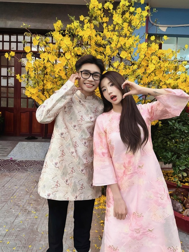 Người đẹp showbiz làm dâu gia đình giàu nổi tiếng ở Đồng Tháp: 18 tuổi bước chân vào giới thượng lưu, được nhà chồng cưng chiều như trứng mỏng - Ảnh 4. Người đẹp showbiz làm dâu gia đình giàu nổi tiếng ở Đồng Tháp: 18 tuổi bước chân vào giới thượng lưu, được nhà chồng cưng chiều như trứng mỏng - Ảnh 4.