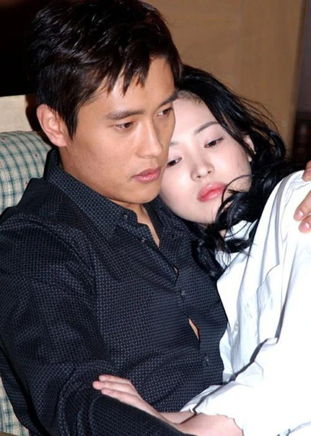 Giai thoại “mỹ nhân hao trai” của Song Hye Kyo bắt nguồn như thế nào?- Ảnh 3. Giai thoại “mỹ nhân hao trai” của Song Hye Kyo bắt nguồn như thế nào?- Ảnh 3.