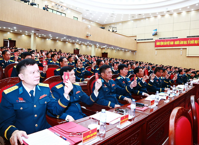 Khai mạc Đại hội đại biểu Đảng bộ Quân chủng Phòng không - Không quân lần thứ XI, nhiệm kỳ 2025-2030- Ảnh 9. Khai mạc Đại hội đại biểu Đảng bộ Quân chủng Phòng không - Không quân lần thứ XI, nhiệm kỳ 2025-2030- Ảnh 9.