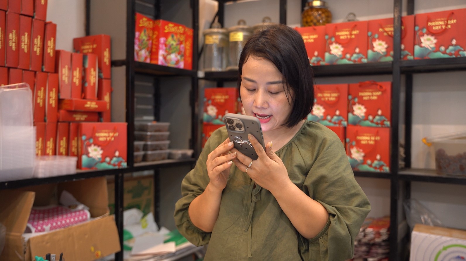Tiệm bánh gia truyền Phương Soát Huy Vân “lên đơn” bằng giọng nói với MISA eShop- Ảnh 1. Tiệm bánh gia truyền Phương Soát Huy Vân “lên đơn” bằng giọng nói với MISA eShop- Ảnh 1.