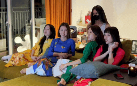 Không ai ngờ: Bích Phương chính thức xác nhận "danh phận" cho Tăng Duy Tân!- Ảnh 2. Không ai ngờ: Bích Phương chính thức xác nhận "danh phận" cho Tăng Duy Tân!- Ảnh 2.