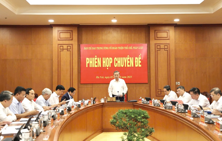 Xác định xây dựng, hoàn thiện thể chế, pháp luật là nhiệm vụ trọng tâm, xuyên suốt- Ảnh 2. Xác định xây dựng, hoàn thiện thể chế, pháp luật là nhiệm vụ trọng tâm, xuyên suốt- Ảnh 2.