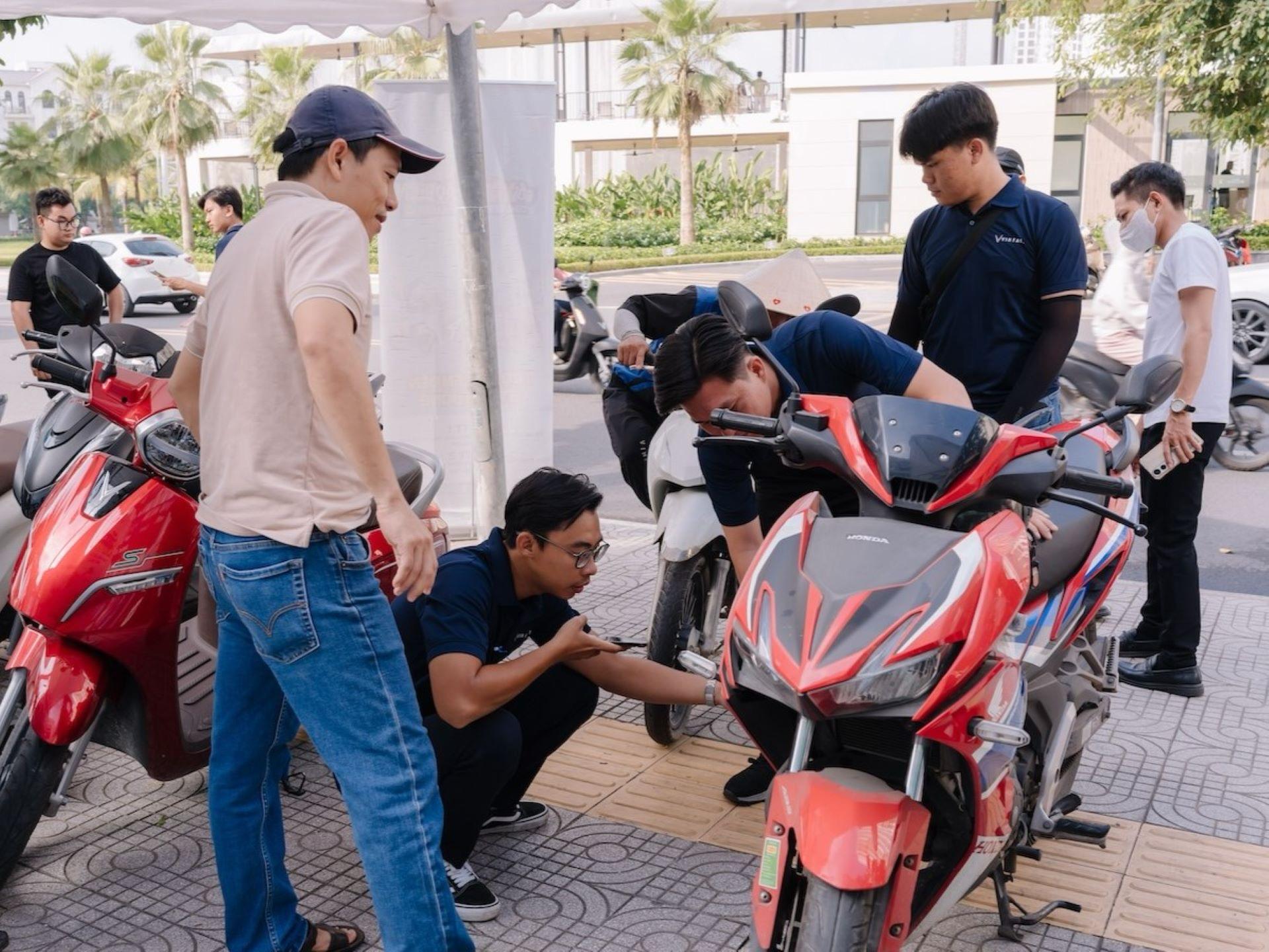 “Đổi xăng lấy điện” sôi động ở 3 miền: Cả nhà rủ nhau lên đời xe điện- Ảnh 3. “Đổi xăng lấy điện” sôi động ở 3 miền: Cả nhà rủ nhau lên đời xe điện- Ảnh 3.