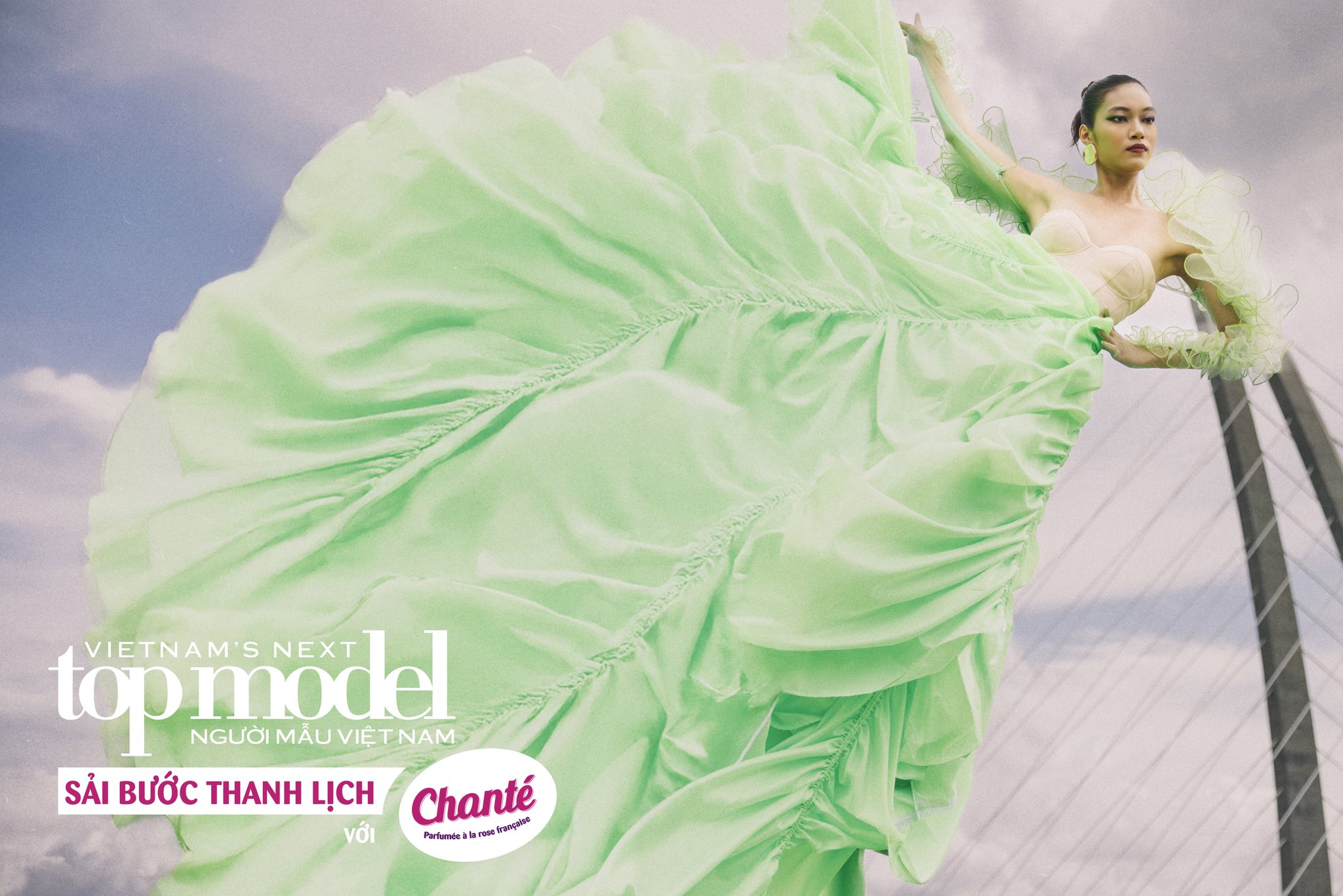 Điểm lại những lần Thanh Hằng gặp "kiếp nạn" vì catwalk, tạo dáng
- Ảnh 3.