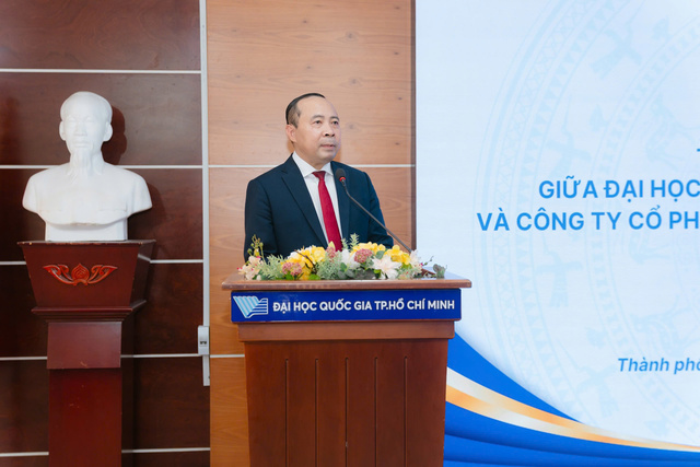 PGS.TS Vũ Hải Quân – Giám đốc ĐHQG-HCM phát biểu tại lễ ký kết. PGS.TS Vũ Hải Quân – Giám đốc ĐHQG-HCM phát biểu tại lễ ký kết.