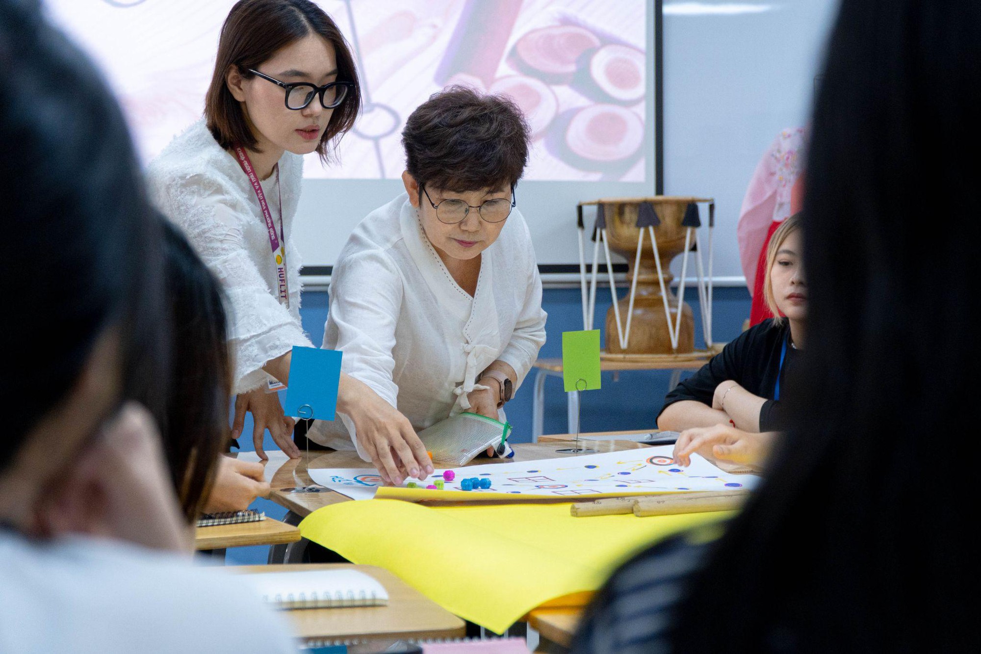 Thanh xuân ở HUFLIT: Hành trình học tập, trải nghiệm và xây bản sắc cá nhân- Ảnh 2.