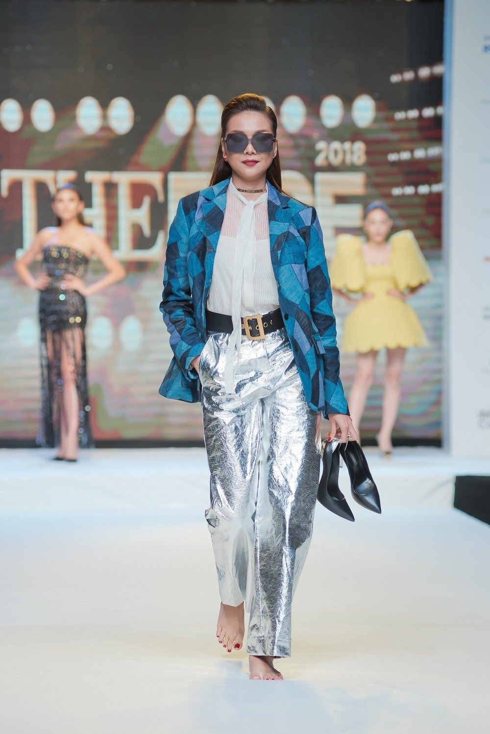 Điểm lại những lần Thanh Hằng gặp "kiếp nạn" vì catwalk, tạo dáng
- Ảnh 5.