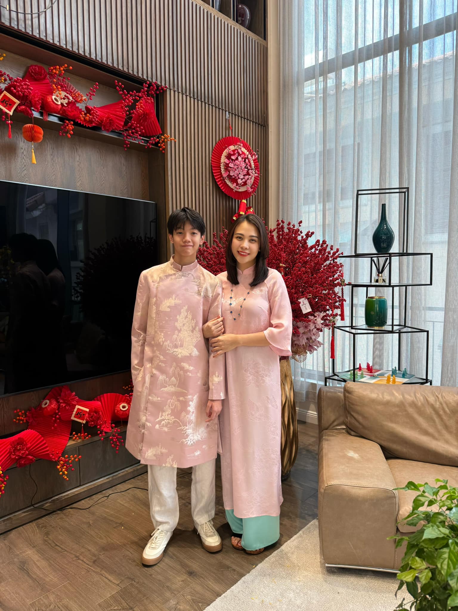 Hé lộ "chiêu độc" giúp Đàm Thu Trang giữ chồng đại gia năm xưa nổi tiếng đa tình- Ảnh 6. Hé lộ "chiêu độc" giúp Đàm Thu Trang giữ chồng đại gia năm xưa nổi tiếng đa tình- Ảnh 6.