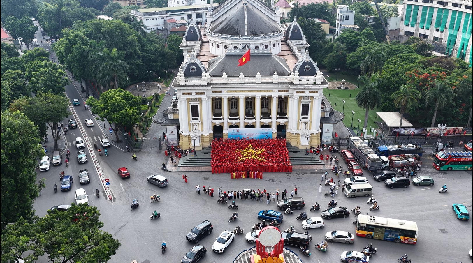 Di sản áo dài