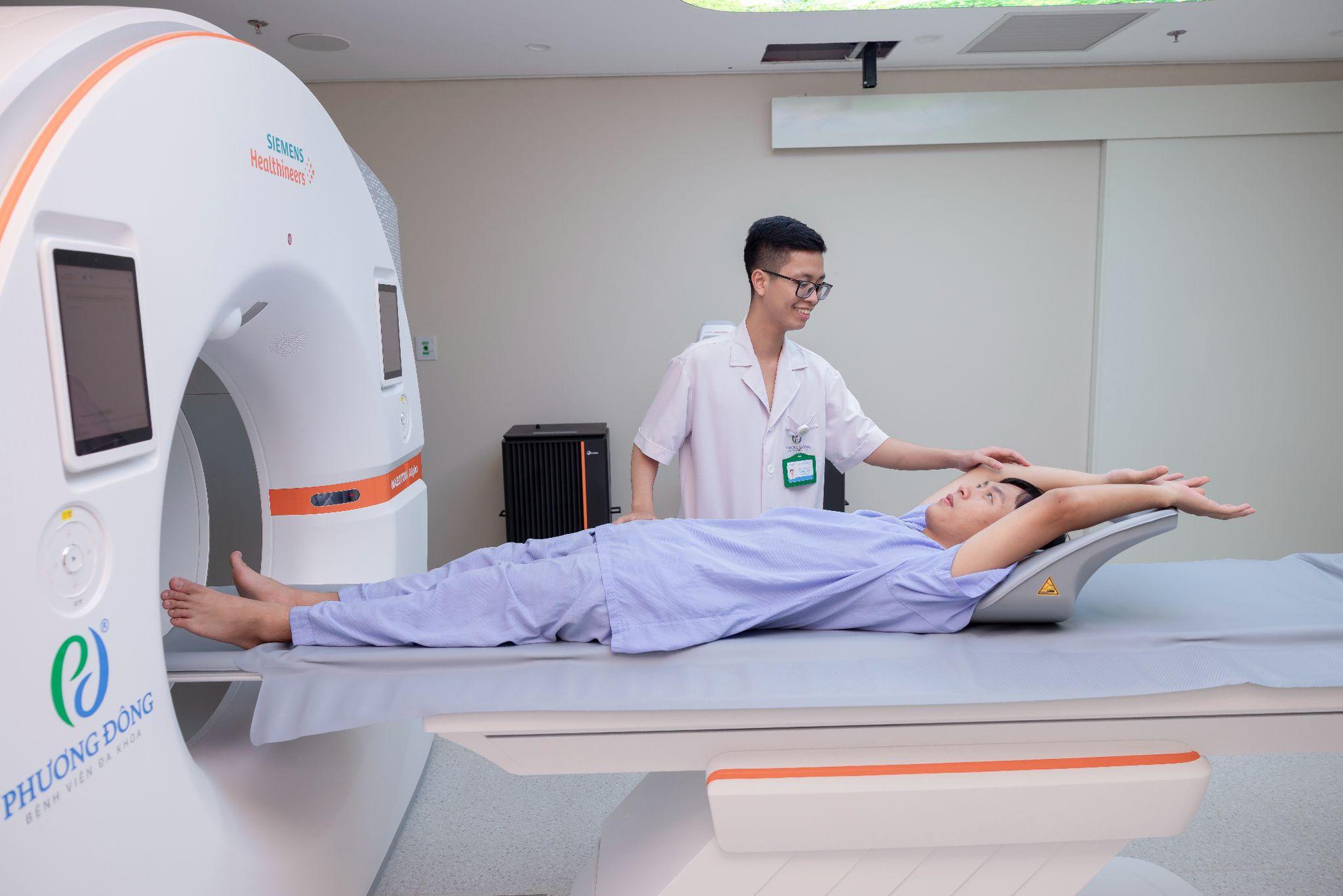 Ra mắt siêu máy CT đếm photon: Đột phá trong tầm soát đột quỵ- Ảnh 4. Ra mắt siêu máy CT đếm photon: Đột phá trong tầm soát đột quỵ- Ảnh 4.