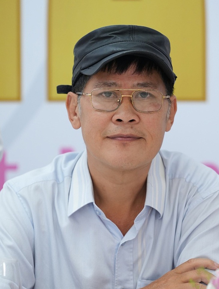 Nam đạo diễn từng kiếm 13 tỷ/ tháng giờ xuất hiện với ngoại hình khác lạ, gầy gò sau đột quỵ
- Ảnh 5.