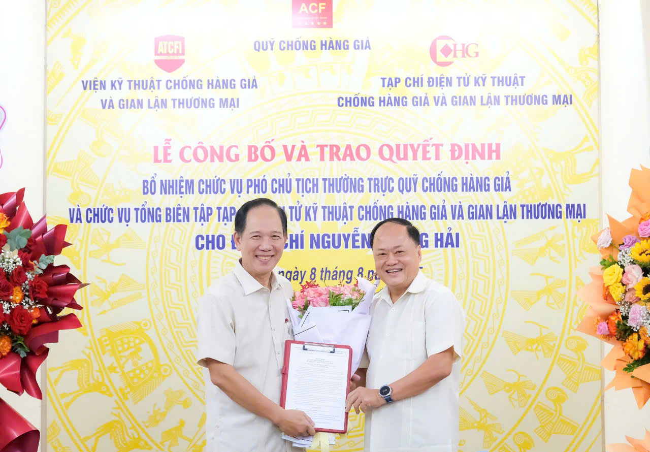 Lễ công bố và trao quyết định bổ nhiệm chức vụ Phó Chủ tịch thường trực Hội đồng Quản lý Quỹ Chống hàng giả và Tổng biên tập Tạp chí Điện tử Kỹ thuật Chống hàng giả và Gian lận thương mại- Ảnh 2.