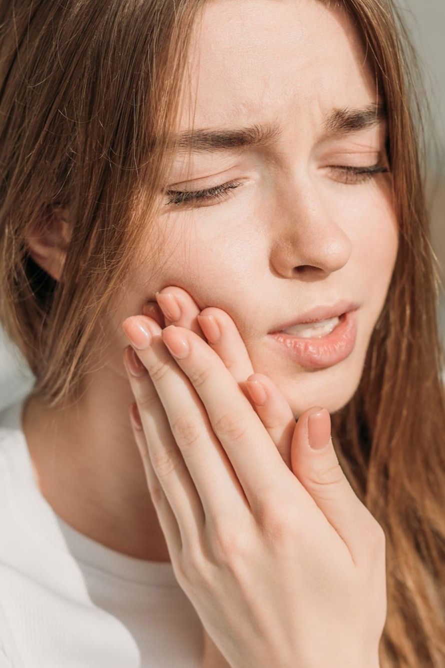 Niềng răng sai cách: Gây lệch mặt, sưng hàm, đau khớp- Ảnh 1. Niềng răng sai cách: Gây lệch mặt, sưng hàm, đau khớp- Ảnh 1.