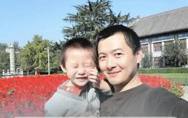 Thiên tài máy tính qua đời vì ung thư ở tuổi 35, để lại 6 chữ cho con trai: Cha mẹ học hỏi, con mình có ngay một ‘kho báu’- Ảnh 2.