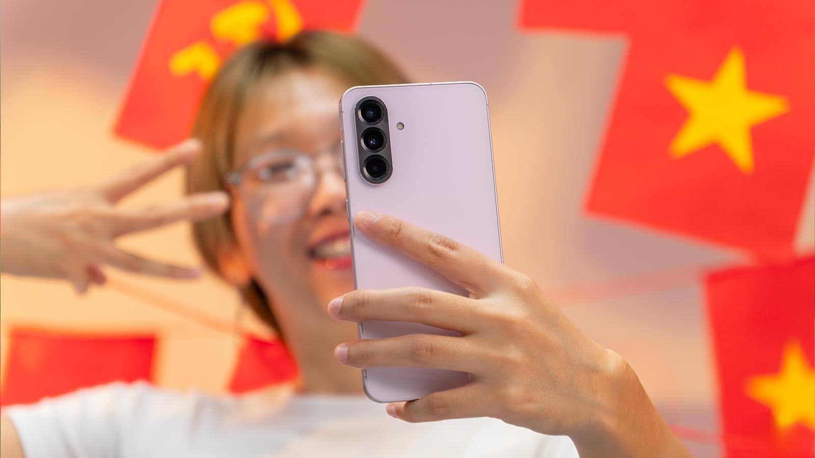 Bỏ túi cẩm nang chụp ảnh “nghìn like” cùng Galaxy A56 5G dịp Đại lễ A80- Ảnh 1. Bỏ túi cẩm nang chụp ảnh “nghìn like” cùng Galaxy A56 5G dịp Đại lễ A80- Ảnh 1.