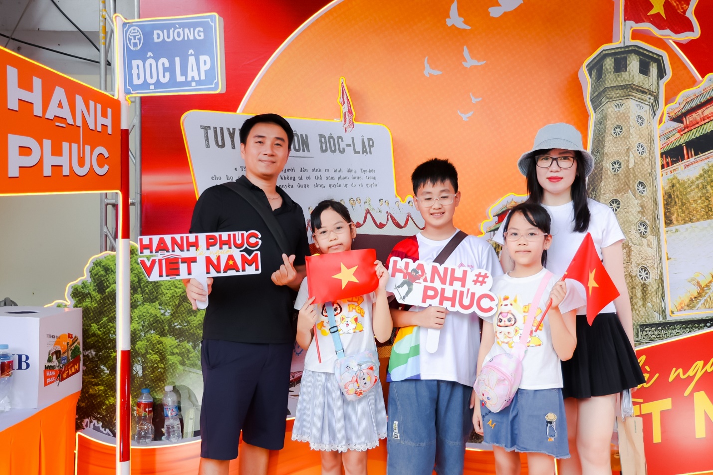 SHB đồng hành Fandom Yêu Nước: Tự hào hành trình lan toả niềm hạnh phúc là người Việt Nam- Ảnh 1.